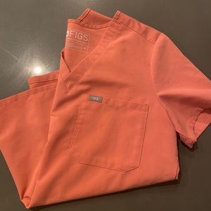 FIGS Coral Catarina One Pocket Too